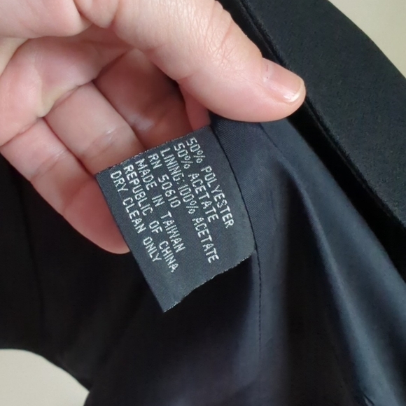 Vintage Black Blazer - 4 - Picture 3 of 5